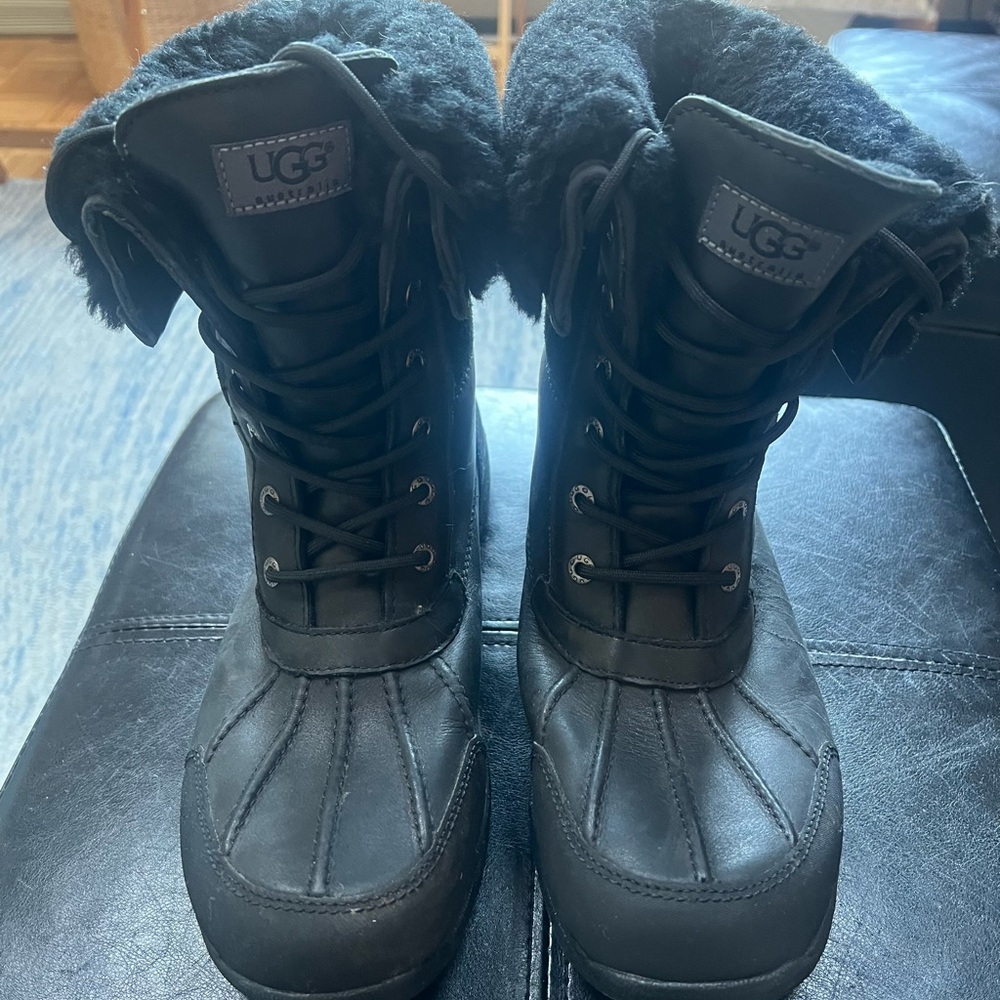 Men’s Winter Boots - Uggs - Size 11